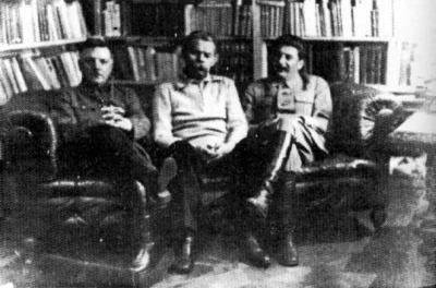 stalin-gorky-voroshilov1931